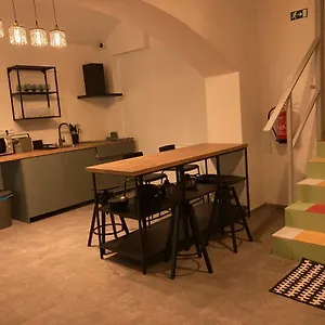 Auberge de jeunesse Capsule Erbenova